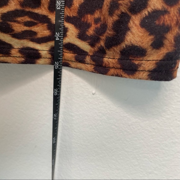 Nasty Gal Leopard Shirt Size 2 Womens Short Sleeve V Neck Plunging - Picture 9 of 11